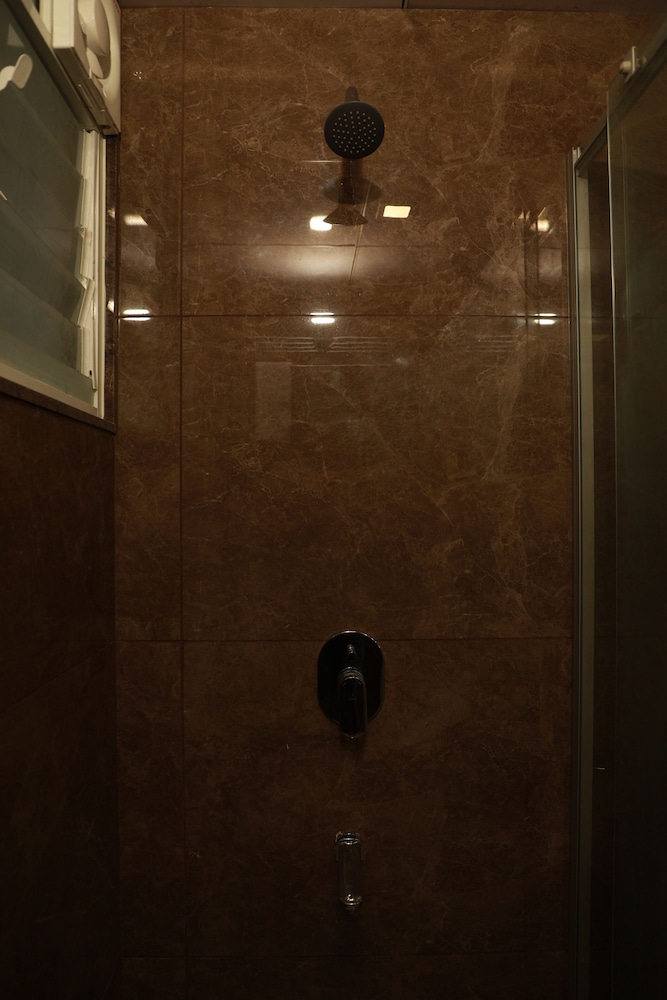Deluxe Double Room with Balcony - Photo 3