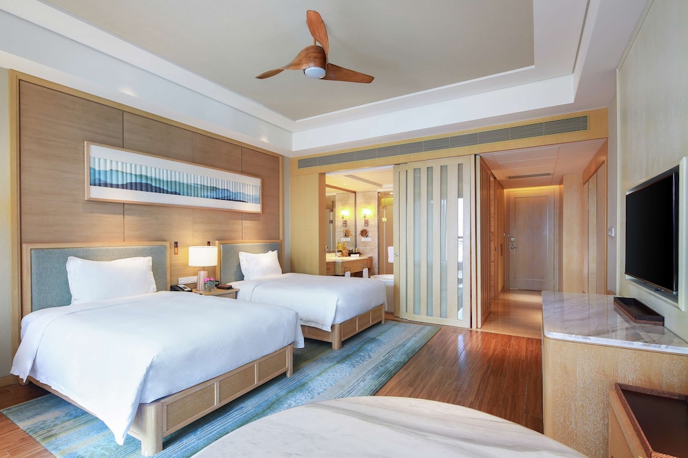 Executive Twin Room, Club Lounge Access photo 1