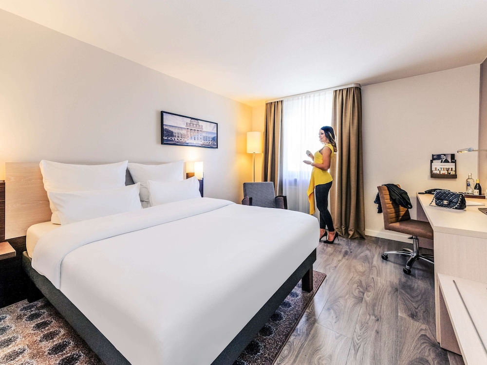 Standard Room, 1 Queen Bed photo 1