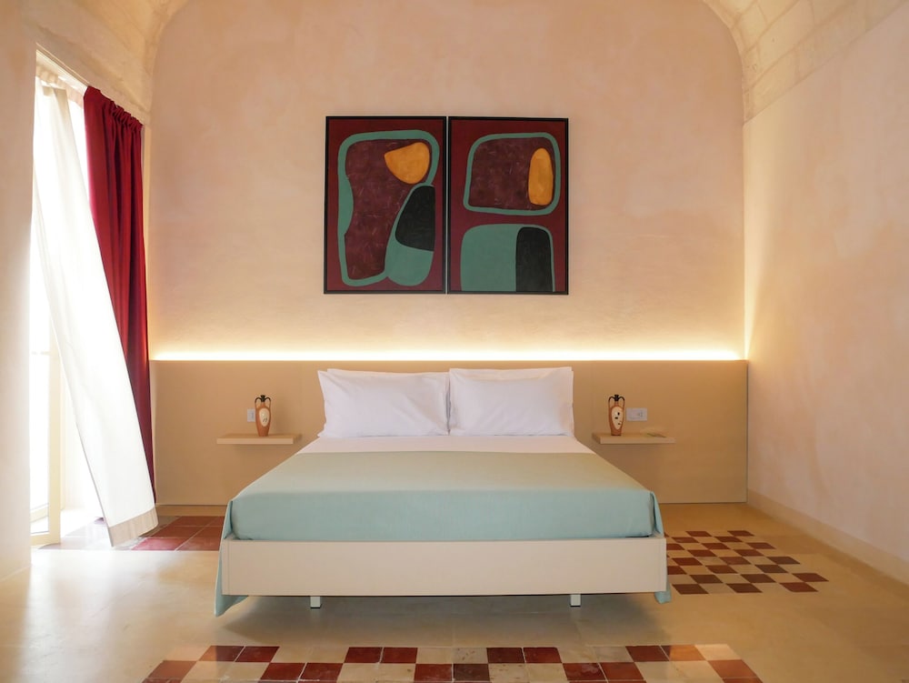 Luxury Room, Balcony, City View photo 1