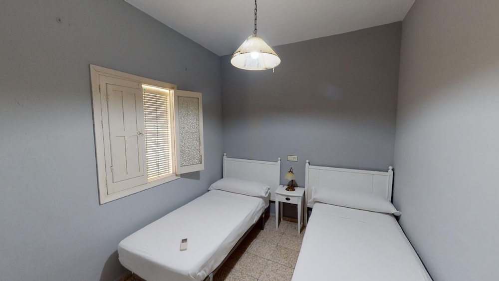 Basic Twin Room, Ensuite - Photo 5