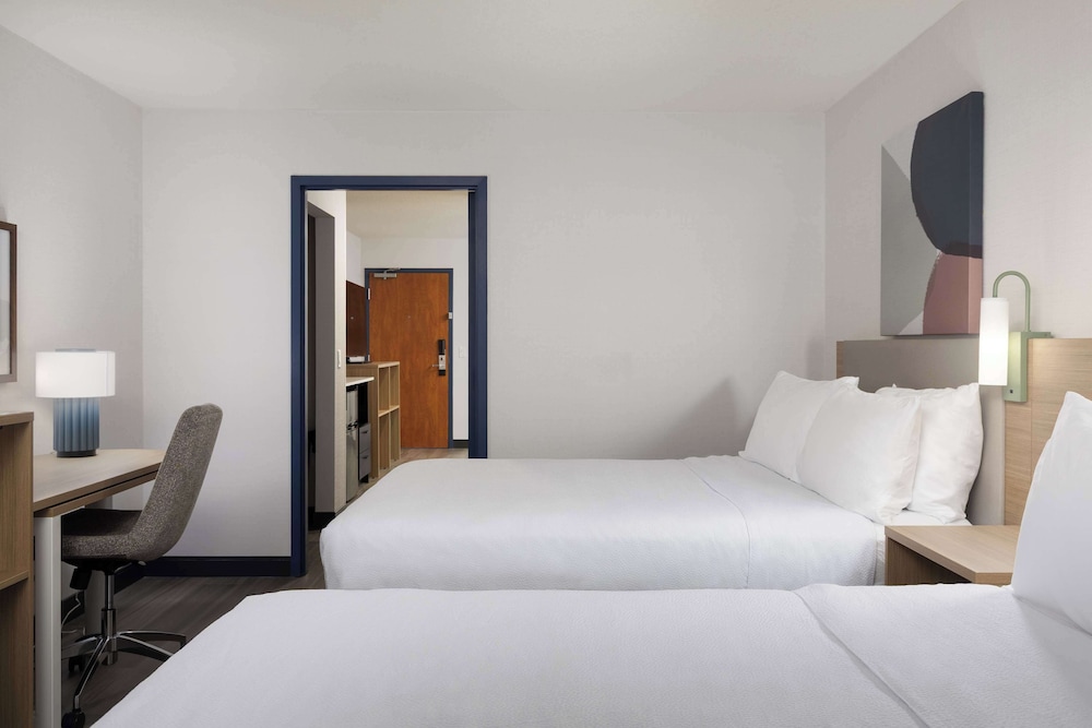 Suite, 2 Queen Beds - Photo 1