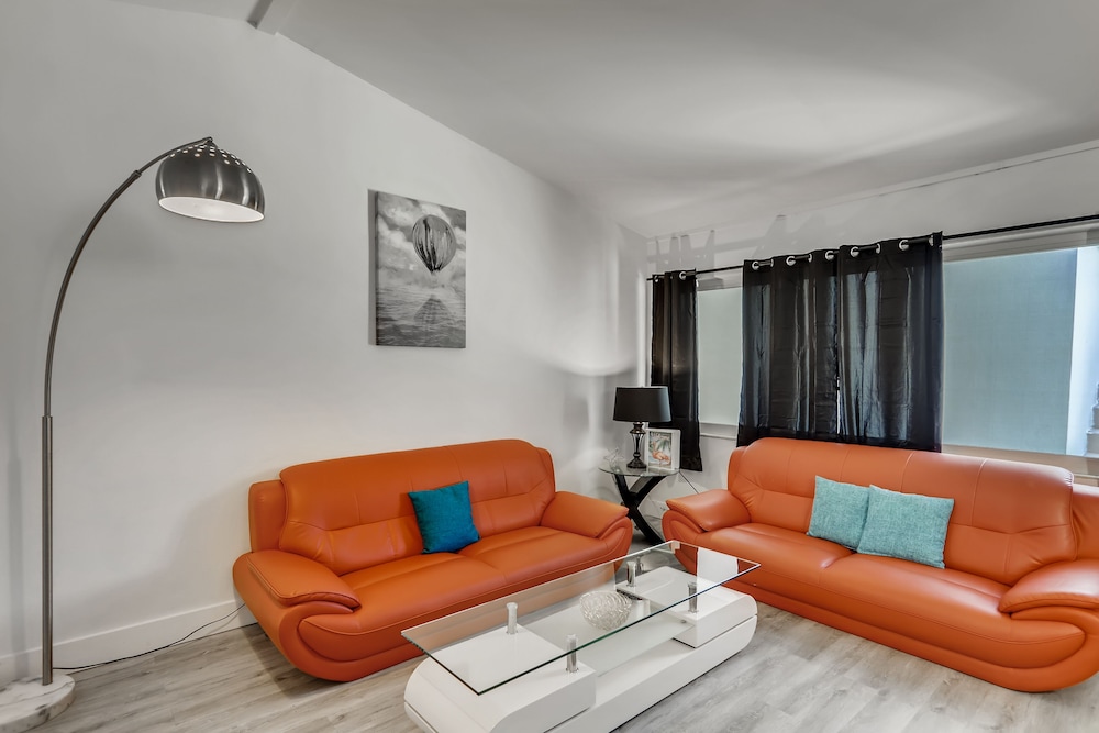 Classic Apartment photo 3