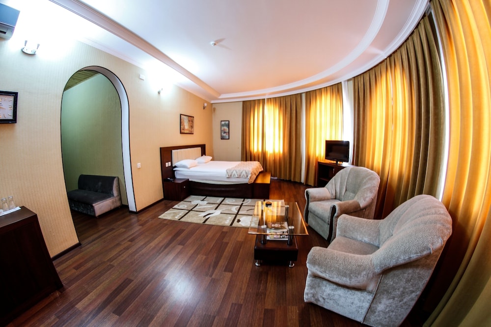 Deluxe Double Room photo 2