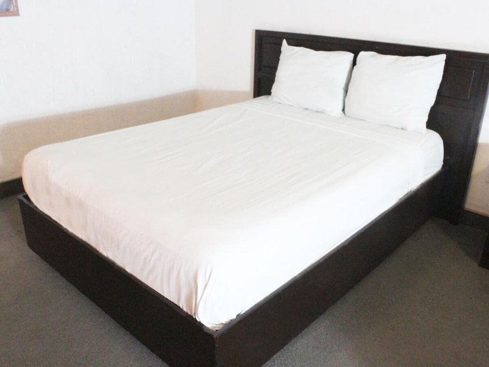 Standard Single Room, 1 Queen Bed, Non Smoking
