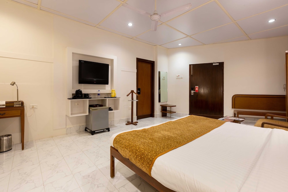 Deluxe Room - Photo 6