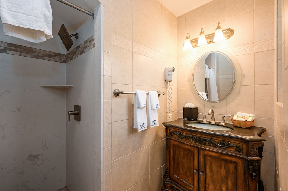 Standard Single Room, 1 Queen Bed, Ensuite (Standard 1 Queen Bed) photo 3