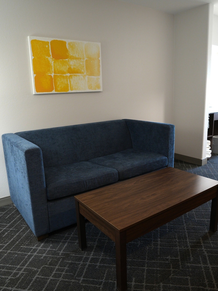 Suite, 1 King Bed with Sofa bed, Non Smoking - Photo 7