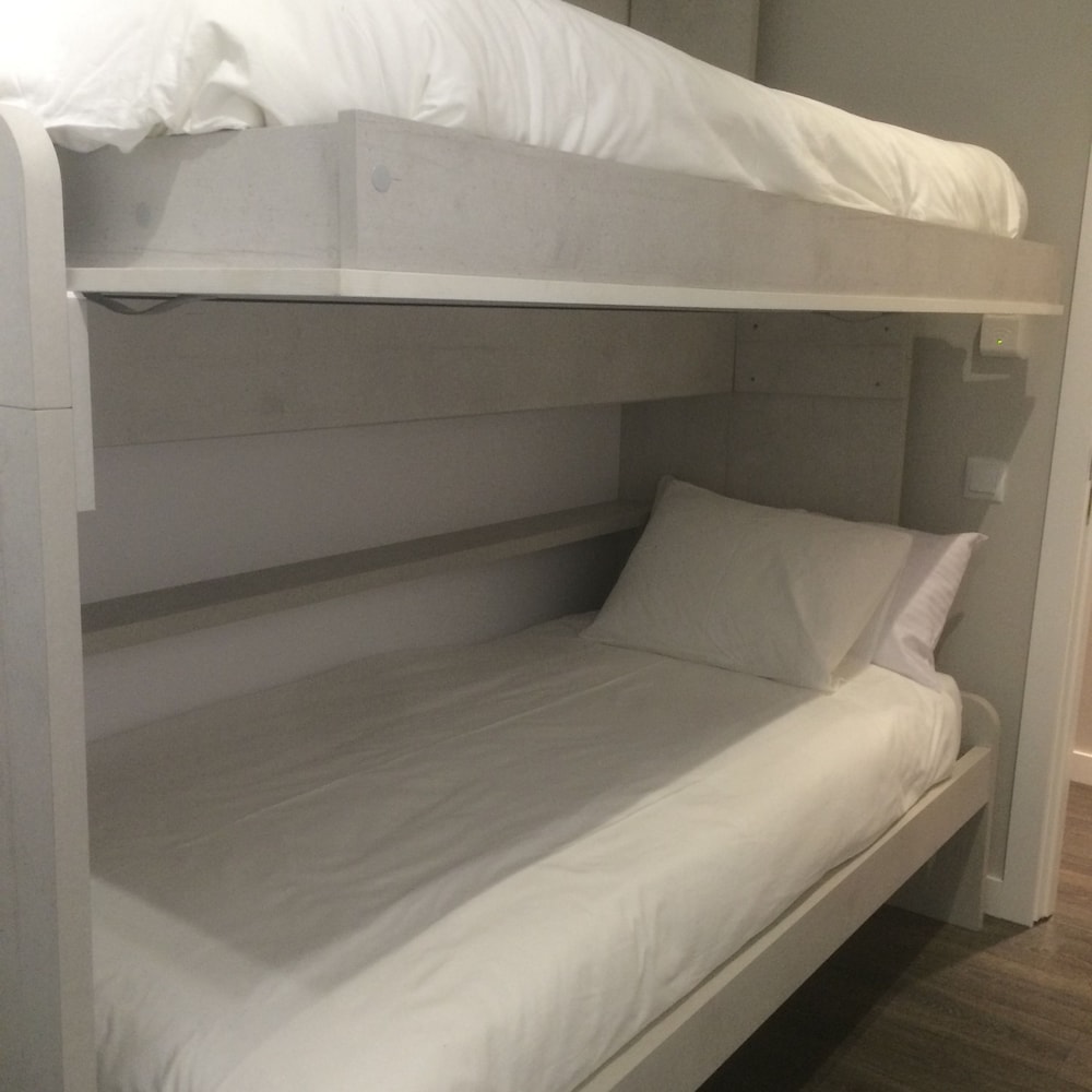 Economy Single Room, Non Smoking, Shared Bathroom photo 2