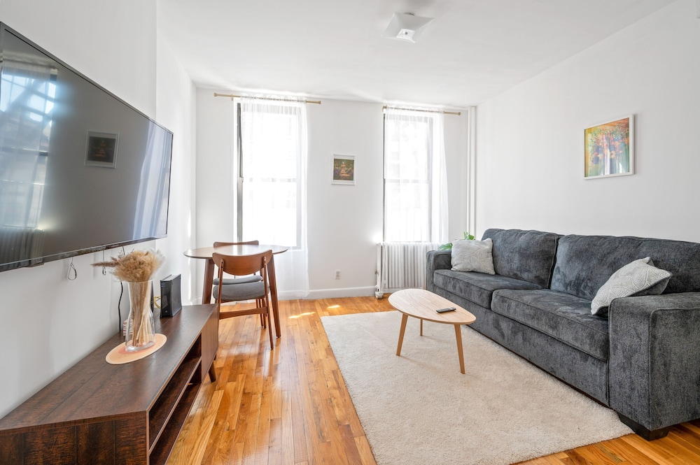 Apartment photo 2