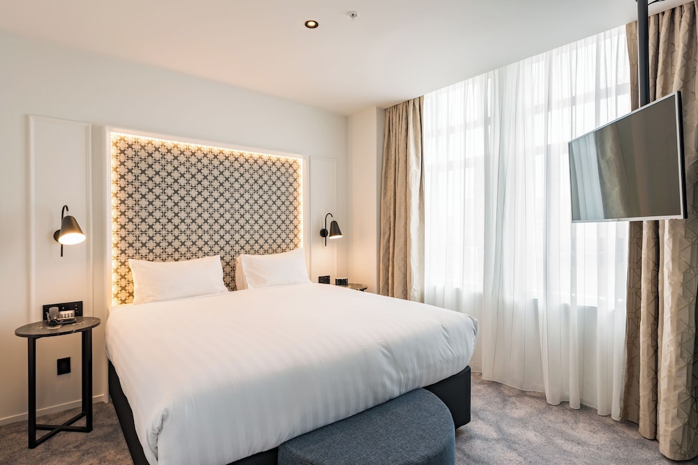 Junior Suite, 1 King Bed photo 2