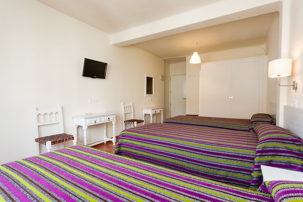 Triple Room - Photo 6