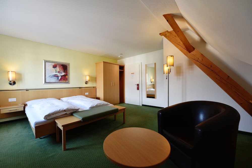 Classic Double Room, 1 Double Bed with Sofa bed photo 2