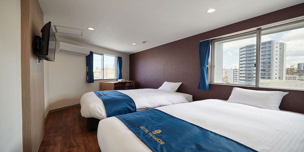 Twin Room - Photo 18
