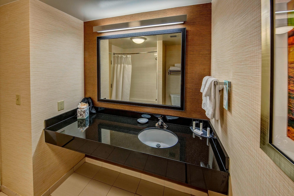 Suite, 2 Double Beds - Photo 4