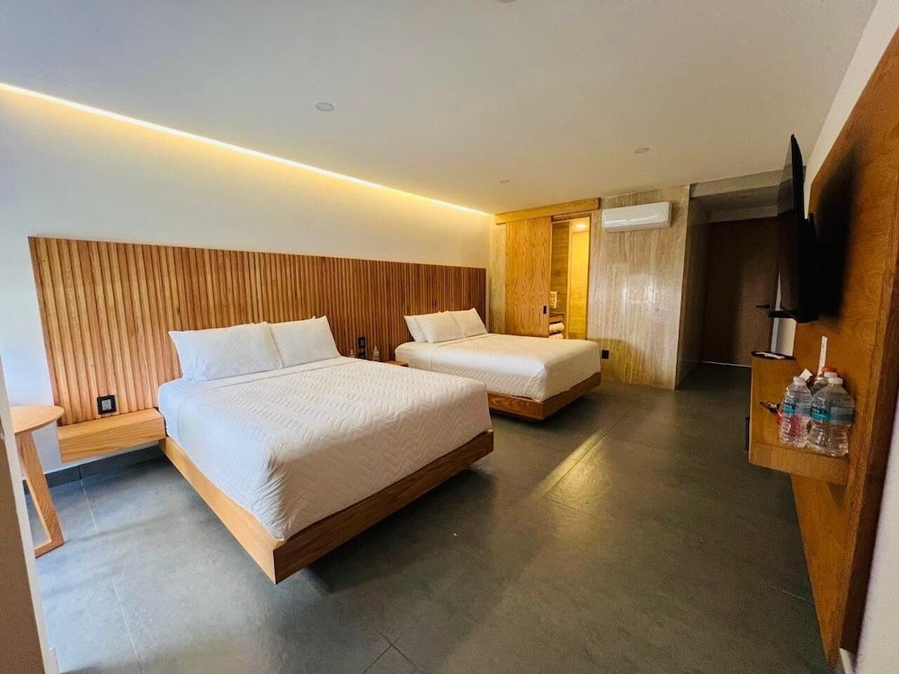 Family Double Room, Pool View