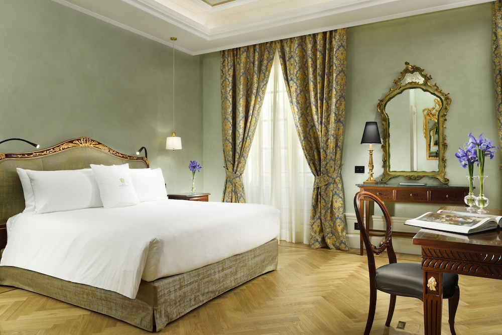 Junior Suite, 1 King Bed, Non Smoking photo 1