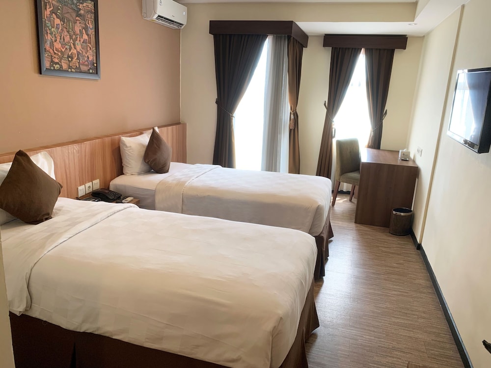 Superior Twin Room, City View