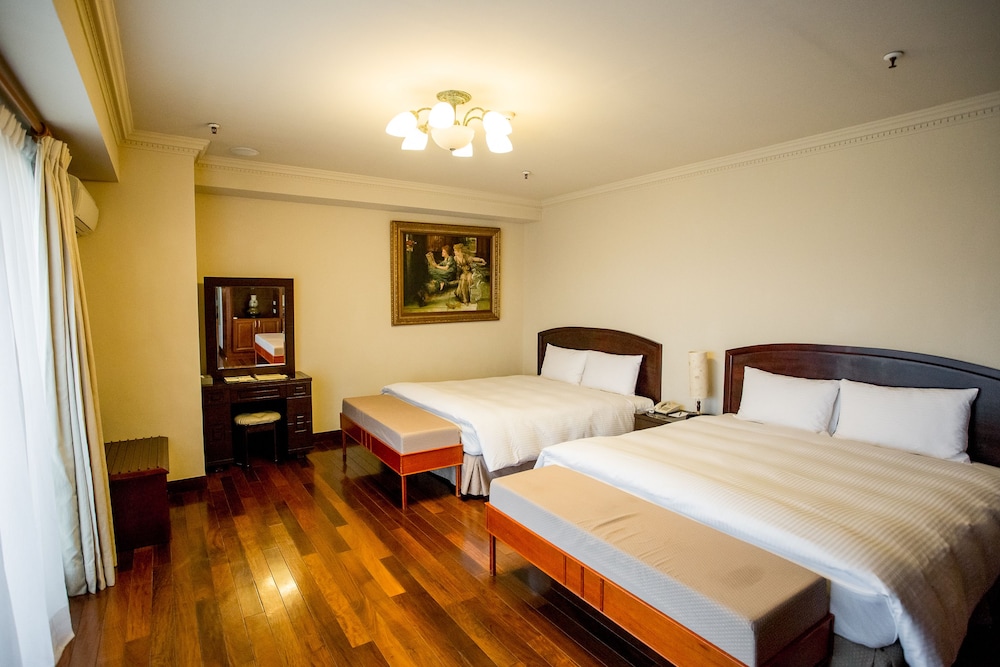 Superior Suite - Photo 4
