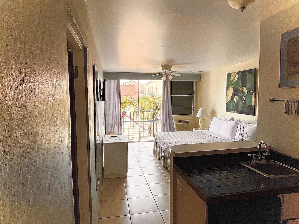 Deluxe Suite, Kitchenette, Courtyard View photo 2