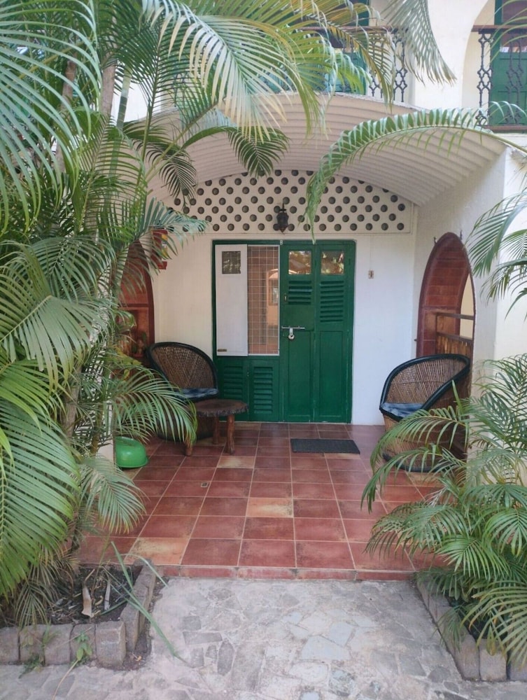 Garden Room B