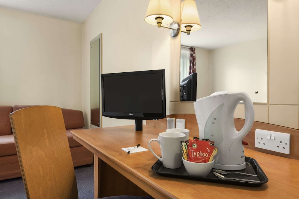 Room, 1 Double Bed, Accessible - Photo 5