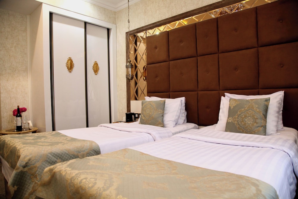Deluxe Twin Room, City View