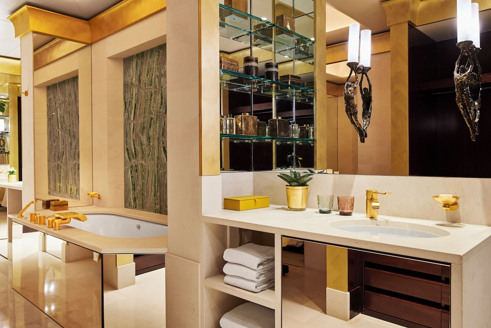 Imperial Suite thumbnail 5
