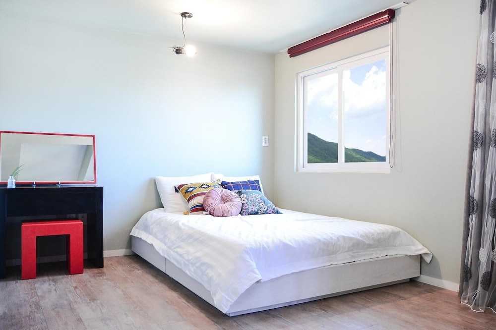 Basic Room, 1 Bedroom (Superman (1F/Private BBQ)) - Photo 5