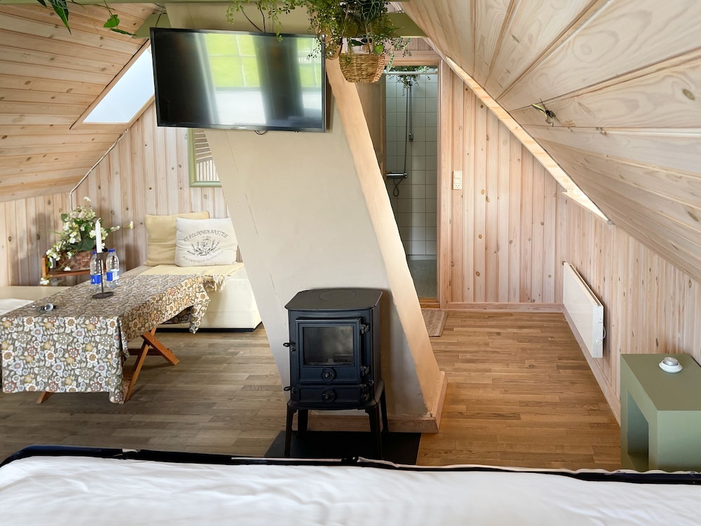 Basic Double Room photo 2
