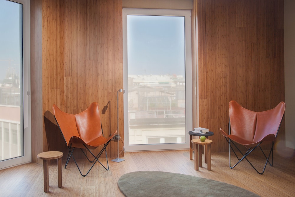 Suite (Sagrada Familia | Single Use)