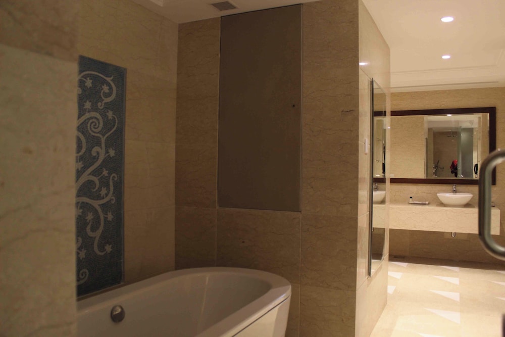 Presidential Suite (Presidential Suite) Presidential Suite (Presidential Suite)