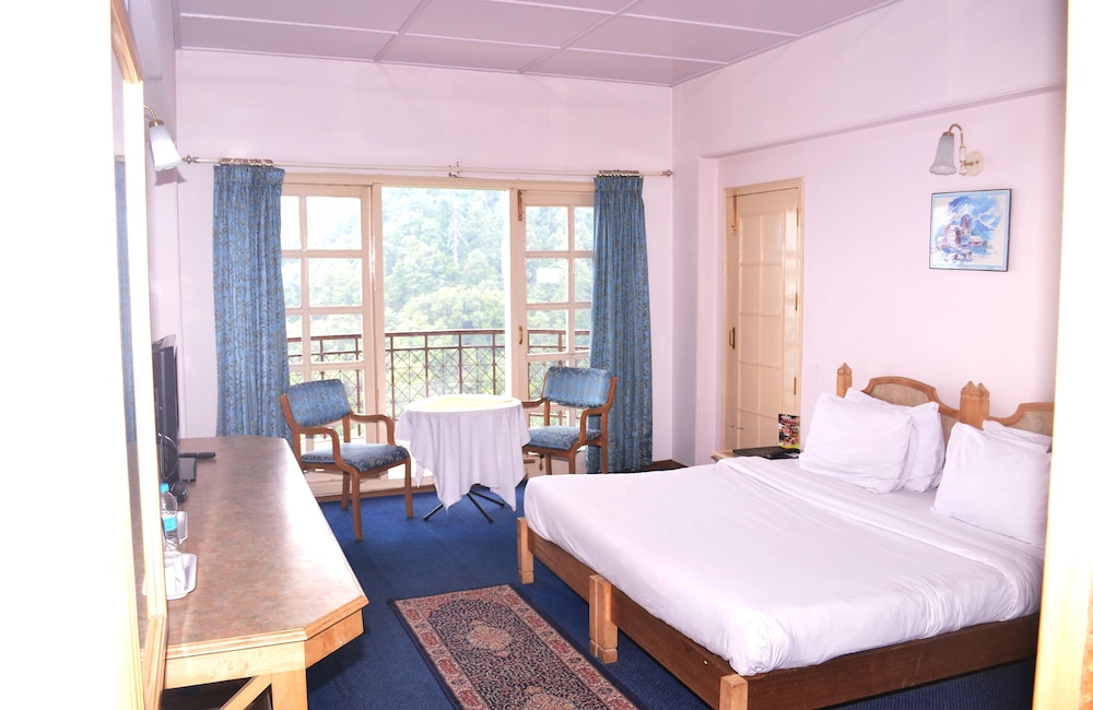 Royal Duplex With Balcony and Valley View - Photo 1