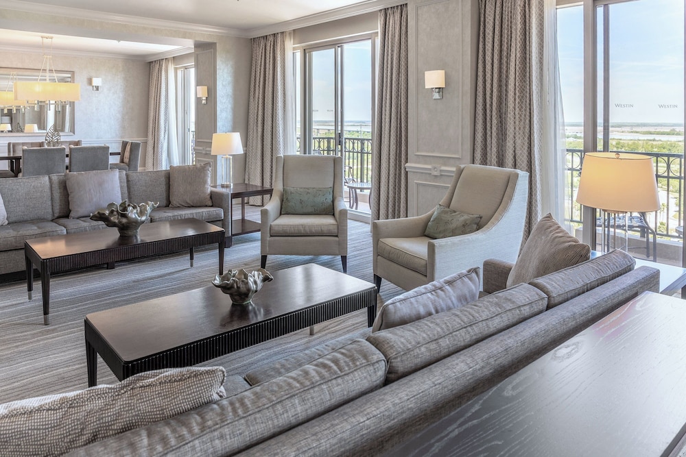 Suite, 1 Bedroom, Balcony, Golf View - Photo 1