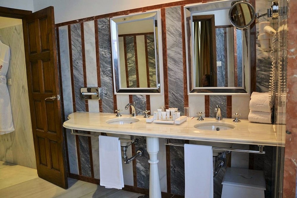 Junior Suite - Photo 5