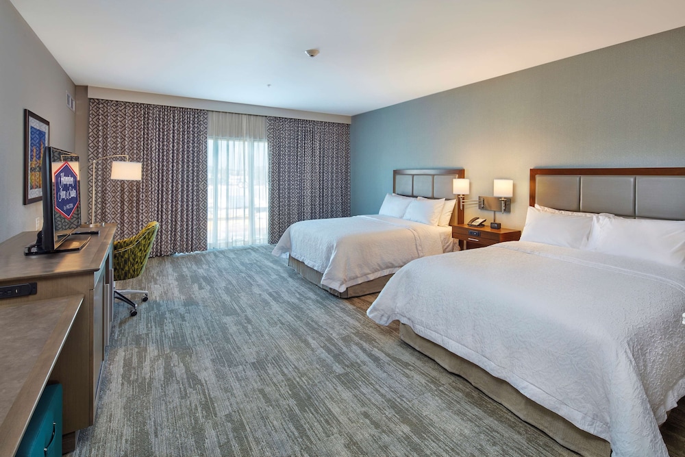 Room, 2 Queen Beds, Accessible, Refrigerator (Mobility & Hearing, Bathtub) photo 2