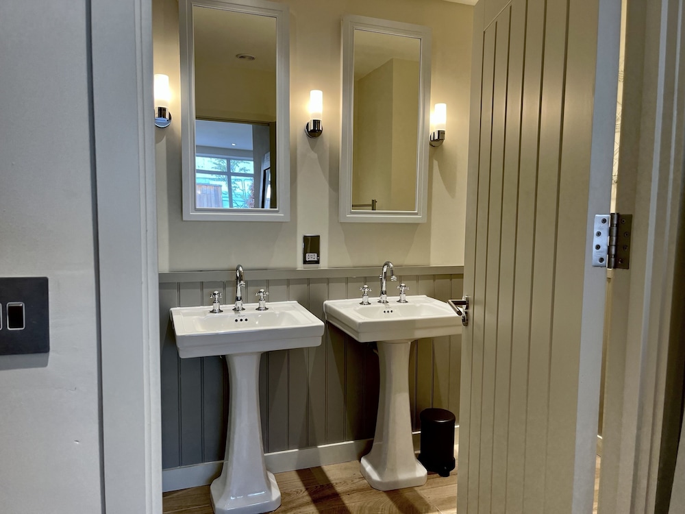 Classic House, Ensuite - Photo 22