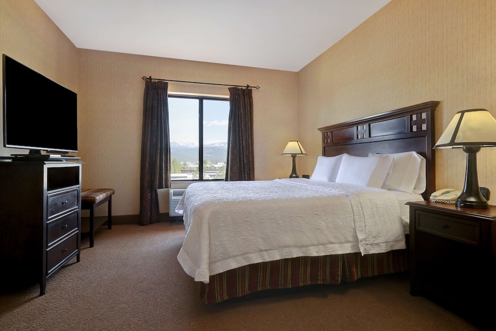 Suite, 1 King Bed, Accessible, Bathtub - Photo 1