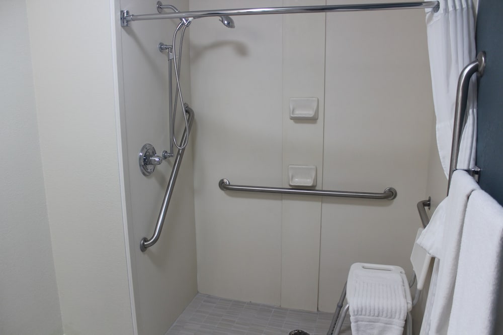 Room, 1 Double Bed, Accessible, Non Smoking - Photo 4