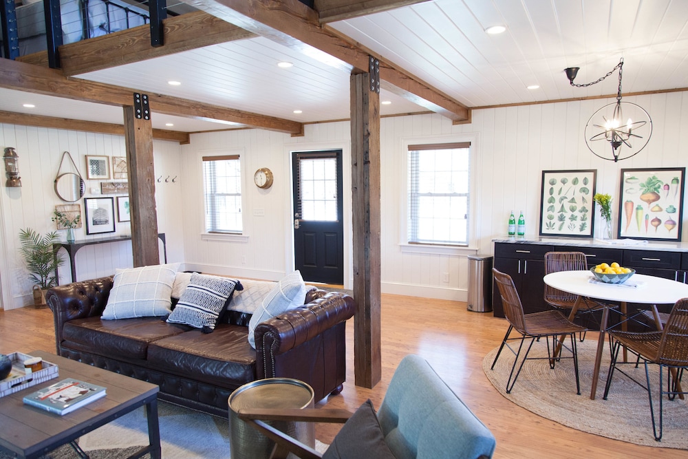 The Lodge at Ashling Acres photo 1
