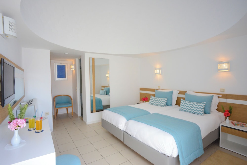 Habitación Doble Estándar o con Dos Camas Individuales.