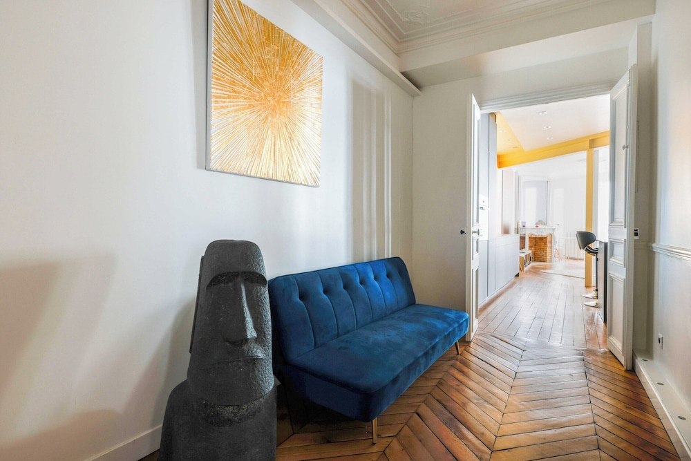 Apartment photo 2