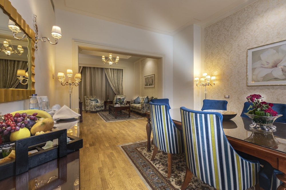 Executive Suite, Garden View thumbnail 5