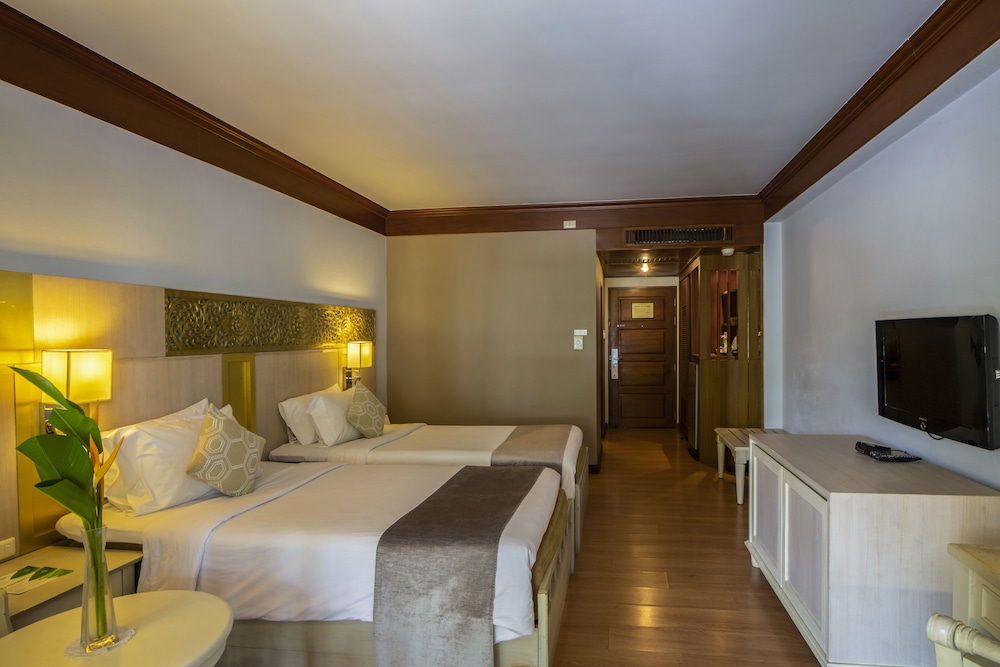 Deluxe Room, 2 Twin Beds, Balcony, Sea Facing - Photo 1