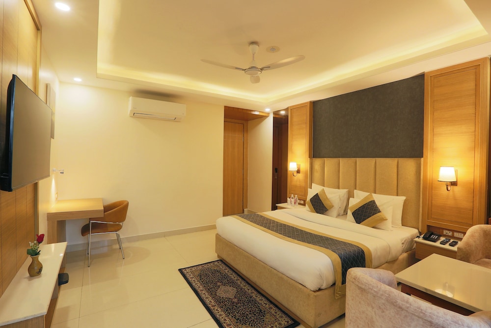Deluxe Double Room - Photo 9