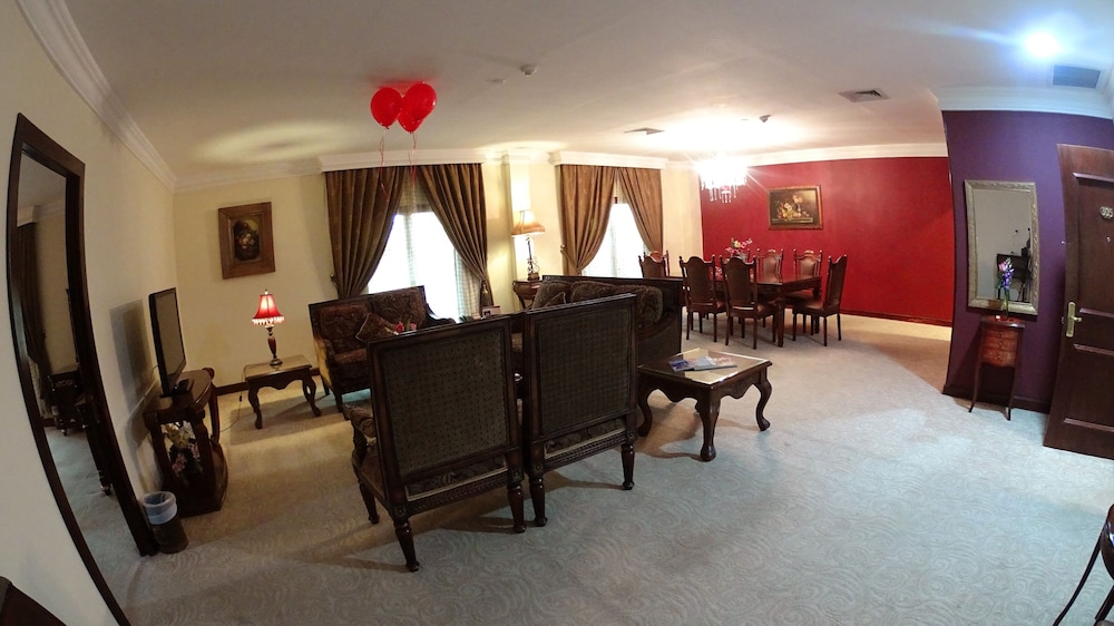 Deluxe Room - Photo 4
