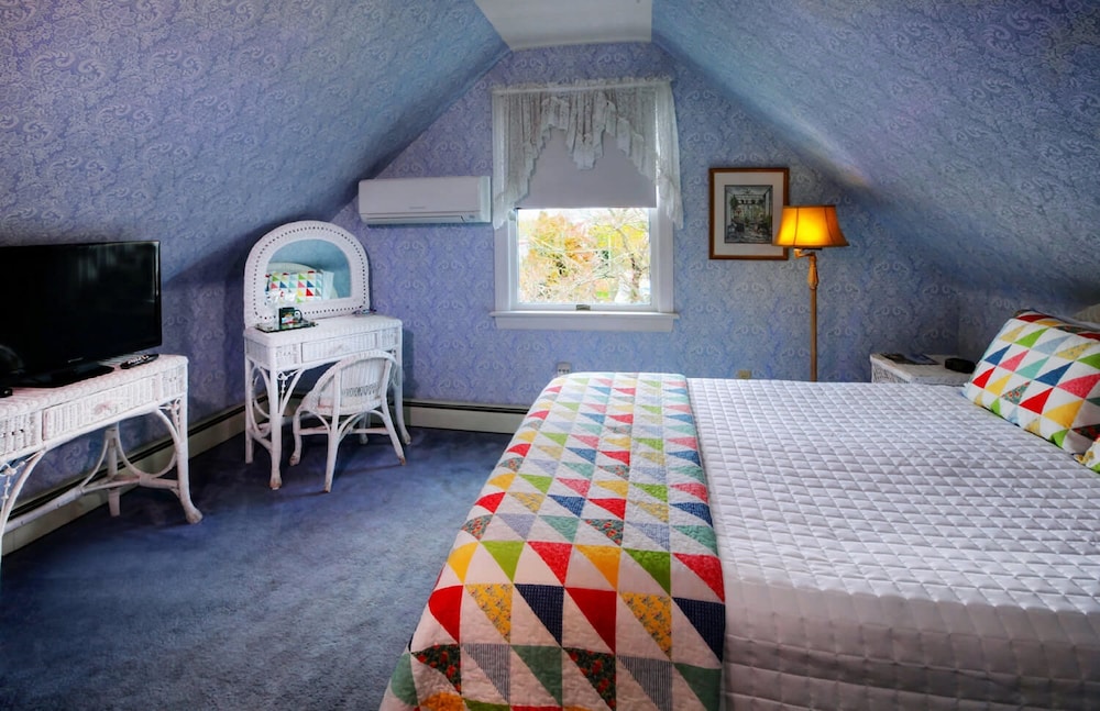 Deluxe Room, 1 Queen Bed, Non Smoking photo 1