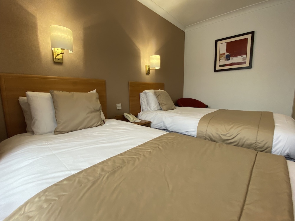 Standard Twin Room, 2 Twin Beds - Photo 1