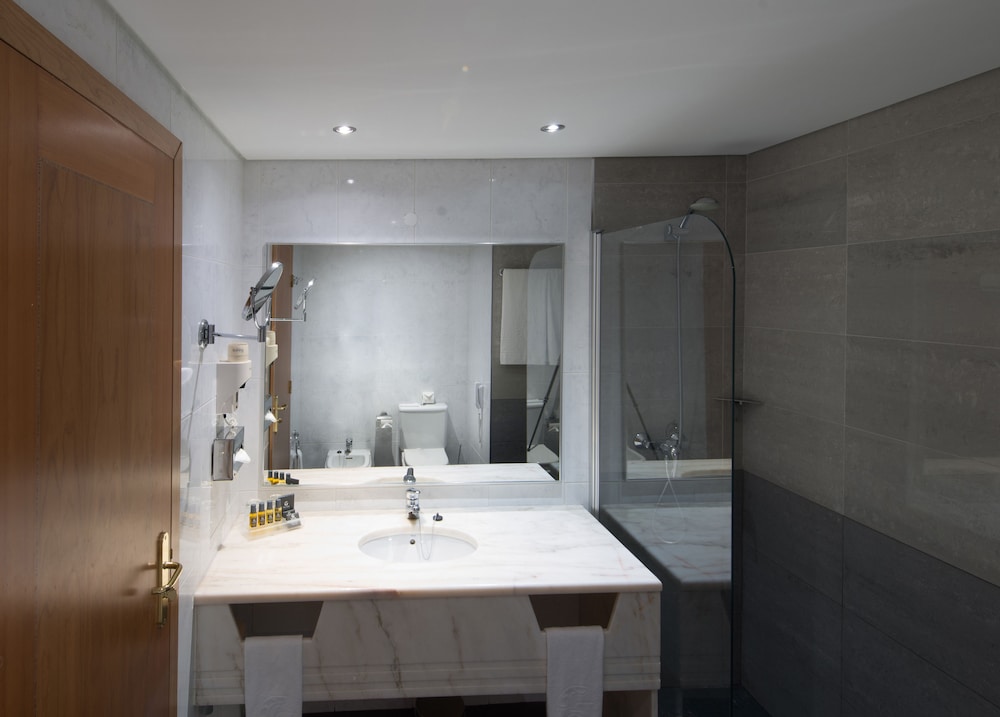Superior Twin Room - Photo 6