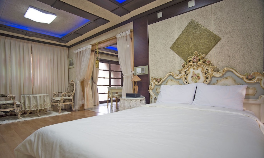 Luxury Room, Bathtub (25 PY, VIP) photo 1